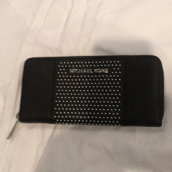 Michael Kors wallet - Picture 1 of 5